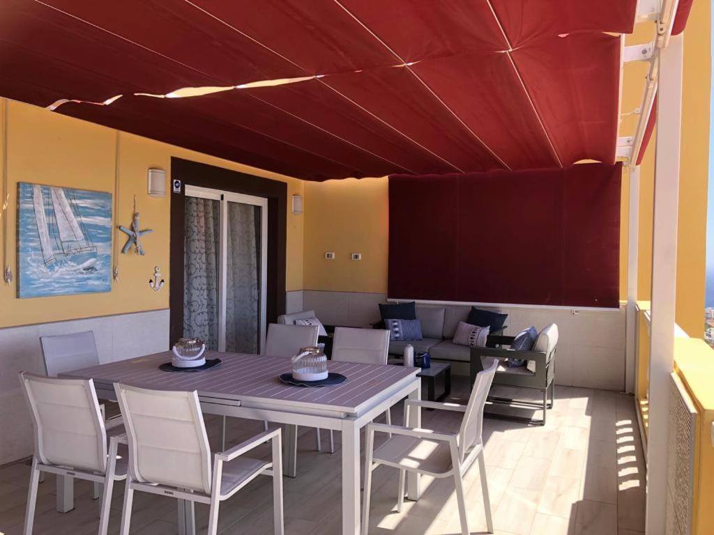 Apartamento Con Impresionantes Vistas Y Piscina 아데제 외부 사진