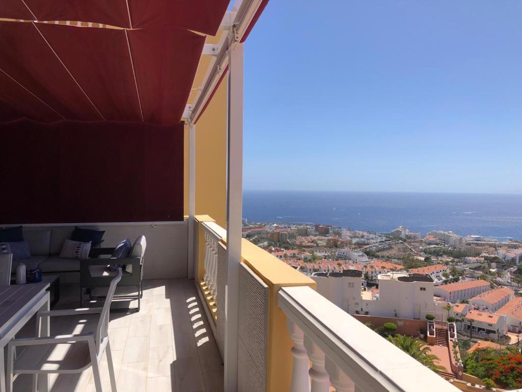 Apartamento Con Impresionantes Vistas Y Piscina 아데제 외부 사진